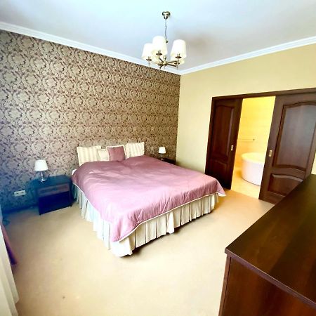 Przy Debach Hotel Stargard Szczecinski Bagian luar foto