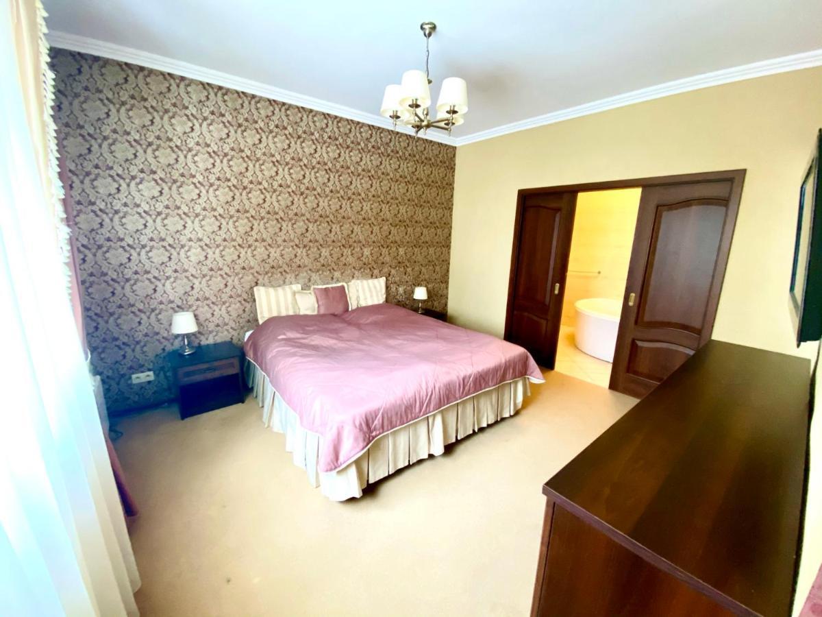 Przy Debach Hotel Stargard Szczecinski Bagian luar foto